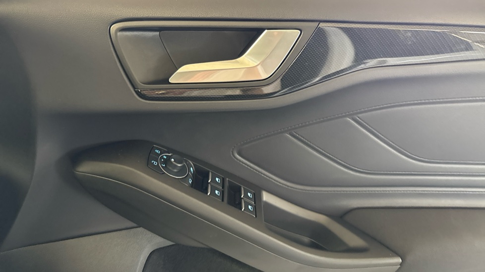 Ford Focus 1.0 EcoBoost Hybrid mHEV 155 ST-Line 5dr Auto Petrol Hatchback - Image 23