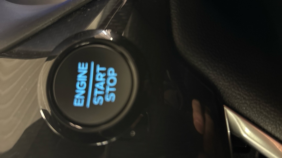 Ford Puma 1.0 EcoBoost Hybrid mHEV ST-Line 5dr DCT Petrol Hatchback - Image 31