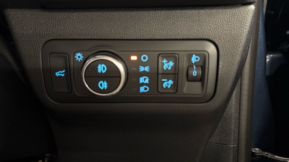 Ford Kuga 1.5 EcoBoost 150 ST-Line Edition 5dr Petrol Estate - Image 25