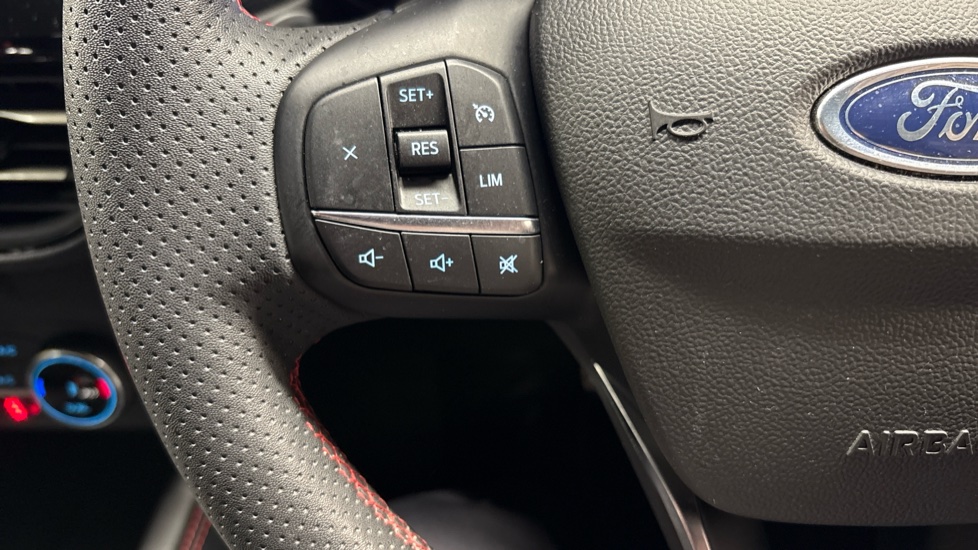 Ford Kuga 1.5 EcoBoost 150 ST-Line Edition 5dr Petrol Estate - Image 27