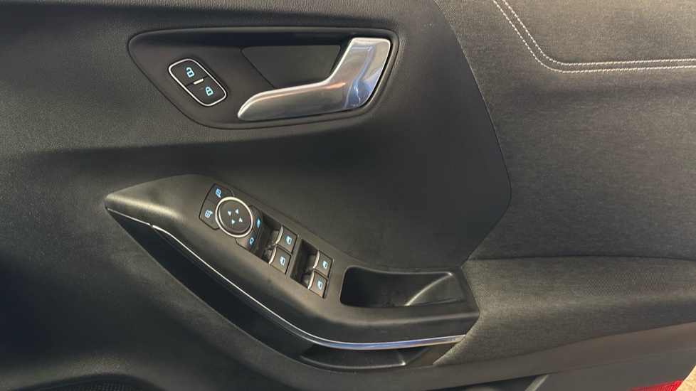 Ford Puma 1.0 EcoBoost Hybrid mHEV Titanium 5dr Petrol Hatchback - Image 23