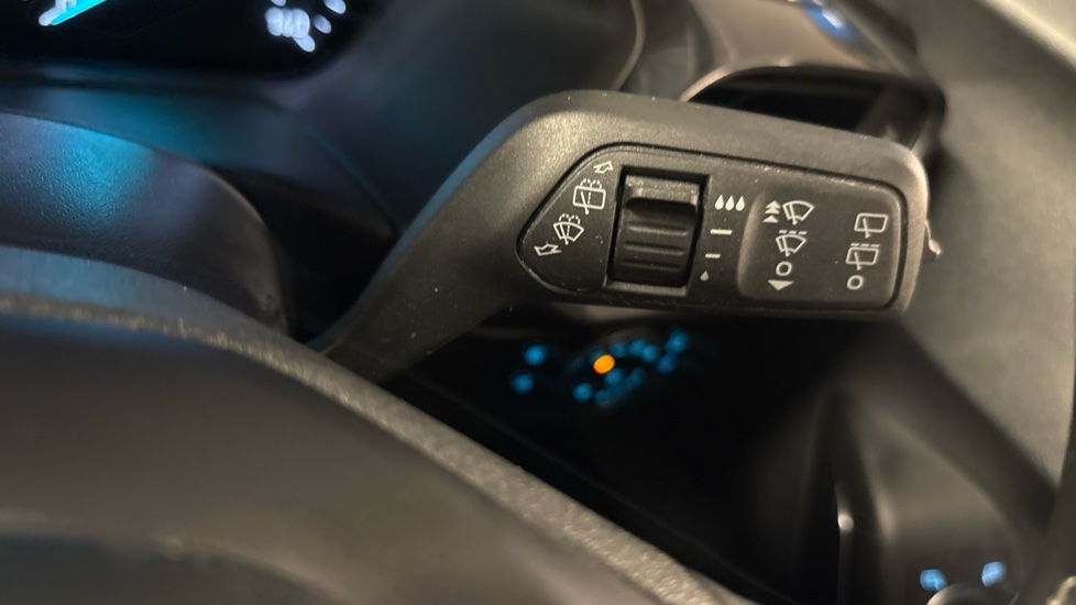 Ford Puma 1.0 EcoBoost Hybrid mHEV Titanium 5dr Petrol Hatchback - Image 29