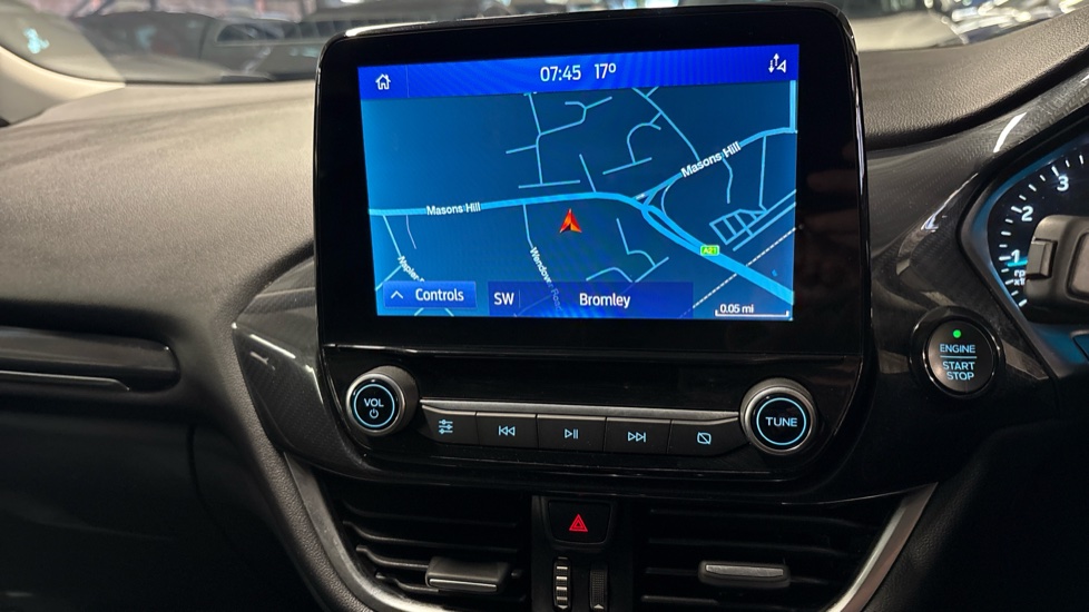 Ford Puma 1.0 EcoBoost Hybrid mHEV Titanium 5dr Petrol Hatchback - Image 32