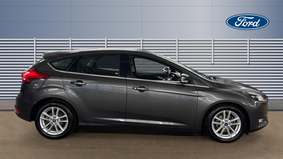 Ford Focus 1.0 EcoBoost Zetec 5dr Petrol Hatchback - Image 5