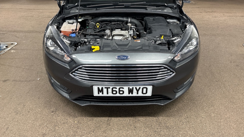 Ford Focus 1.0 EcoBoost Zetec 5dr Petrol Hatchback - Image 8