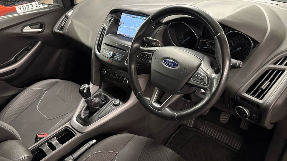 Ford Focus 1.0 EcoBoost Zetec 5dr Petrol Hatchback - Image 11