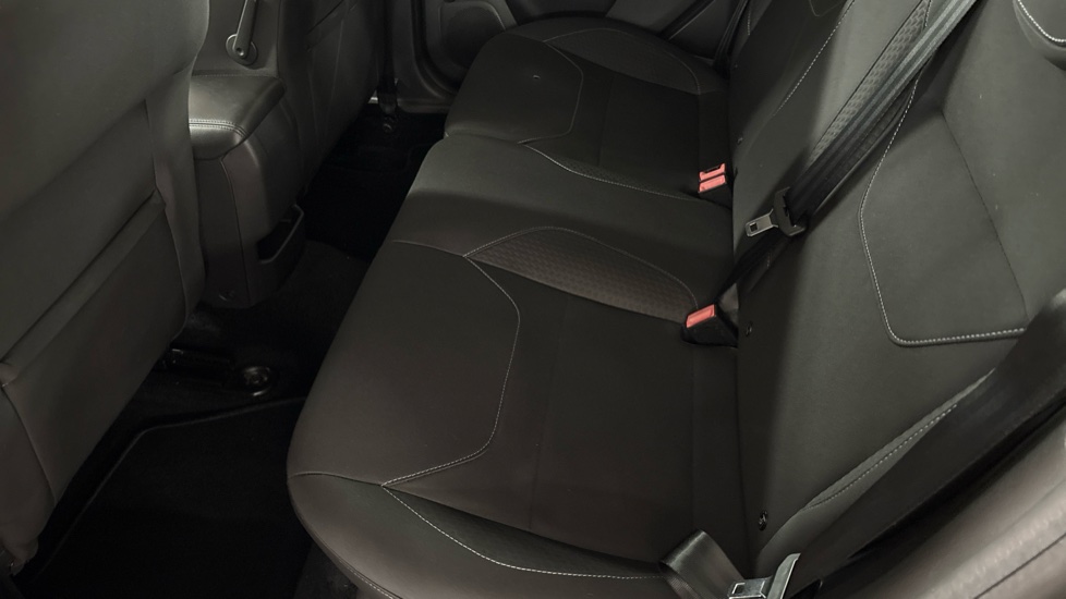 Ford Focus 1.0 EcoBoost Zetec 5dr Petrol Hatchback - Image 16