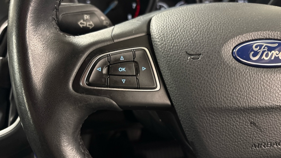 Ford Focus 1.0 EcoBoost Zetec 5dr Petrol Hatchback - Image 27