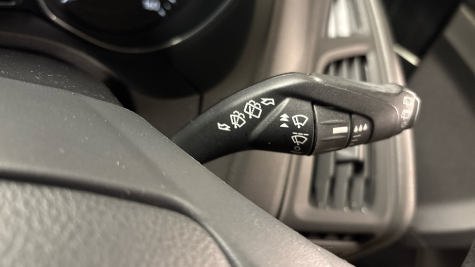 Ford Focus 1.0 EcoBoost Zetec 5dr Petrol Hatchback - Image 29