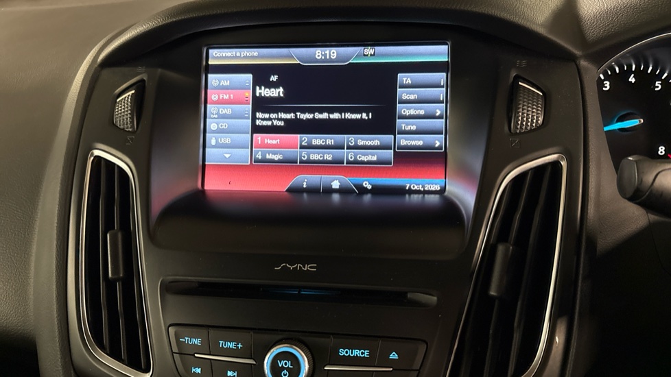 Ford Focus 1.0 EcoBoost Zetec 5dr Petrol Hatchback - Image 33