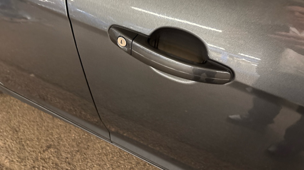 Ford Focus 1.0 EcoBoost Zetec 5dr Petrol Hatchback - Image 43