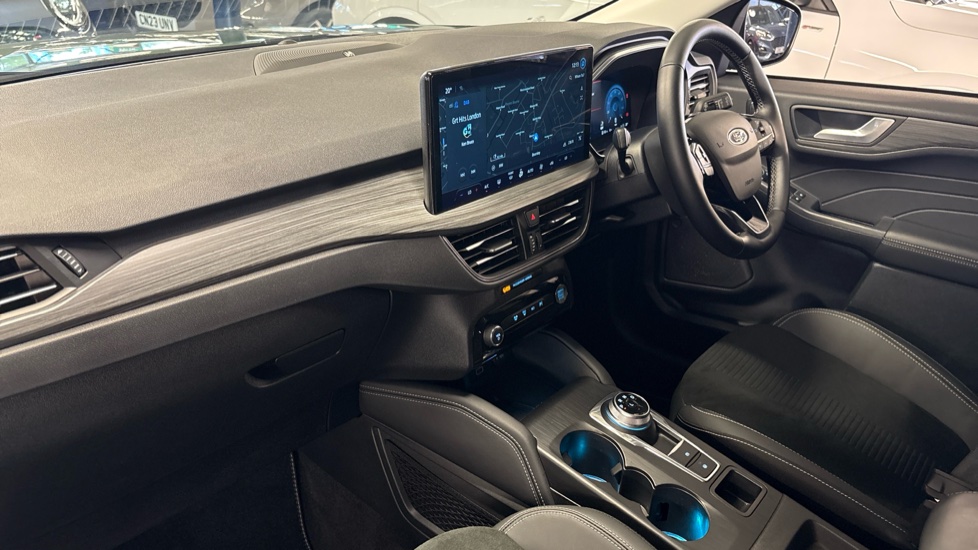 Ford Kuga 2.5 FHEV Active 5dr CVT Hybrid Estate - Image 9