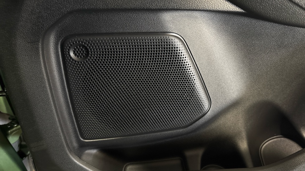 Ford Kuga 2.5 FHEV Active 5dr CVT Hybrid Estate - Image 25