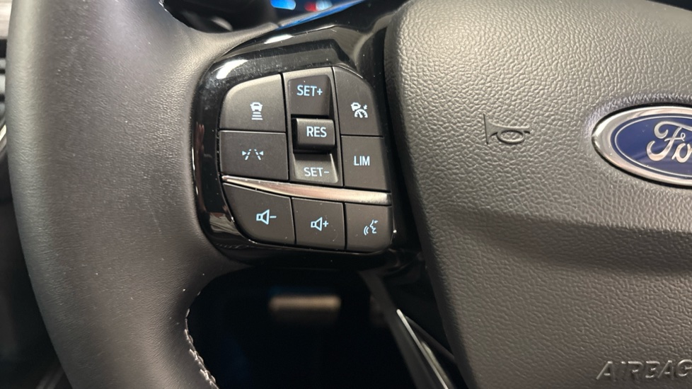 Ford Kuga 2.5 FHEV Active 5dr CVT Hybrid Estate - Image 28