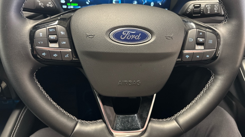 Ford Kuga 2.5 FHEV Active 5dr CVT Hybrid Estate - Image 29