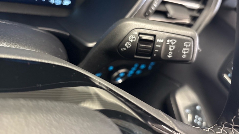 Ford Kuga 2.5 FHEV Active 5dr CVT Hybrid Estate - Image 30