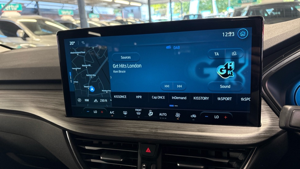 Ford Kuga 2.5 FHEV Active 5dr CVT Hybrid Estate - Image 34