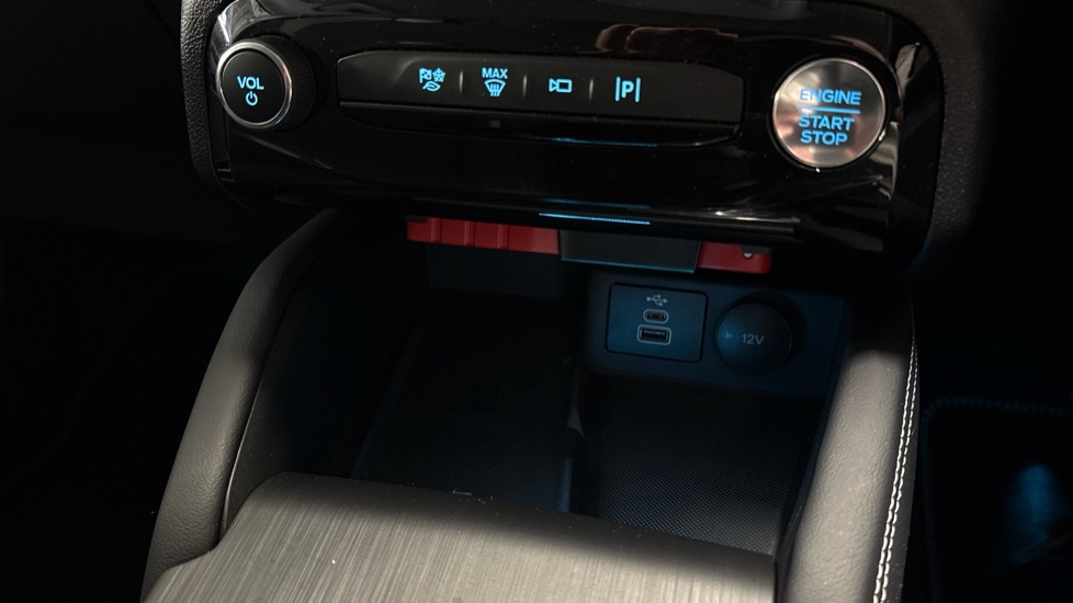 Ford Kuga 2.5 FHEV Active 5dr CVT Hybrid Estate - Image 45