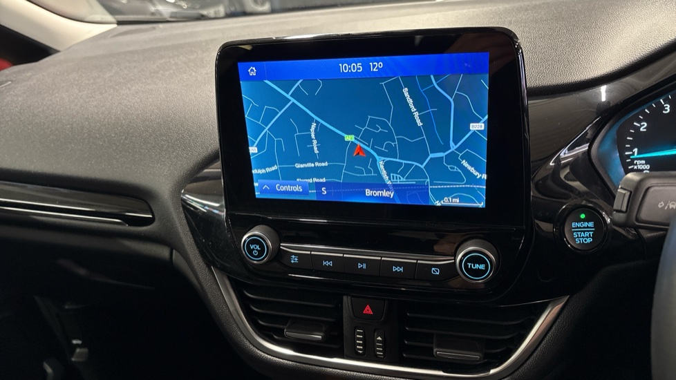 Ford Fiesta 1.0 EcoBoost 95 Titanium 5dr Petrol Hatchback - Image 32