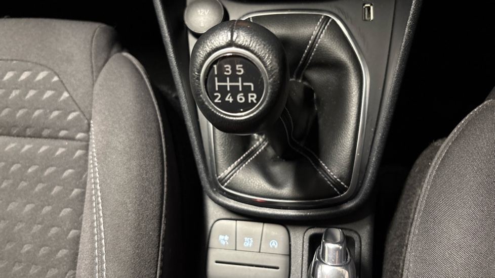 Ford Fiesta 1.0 EcoBoost 95 Titanium 5dr Petrol Hatchback - Image 41
