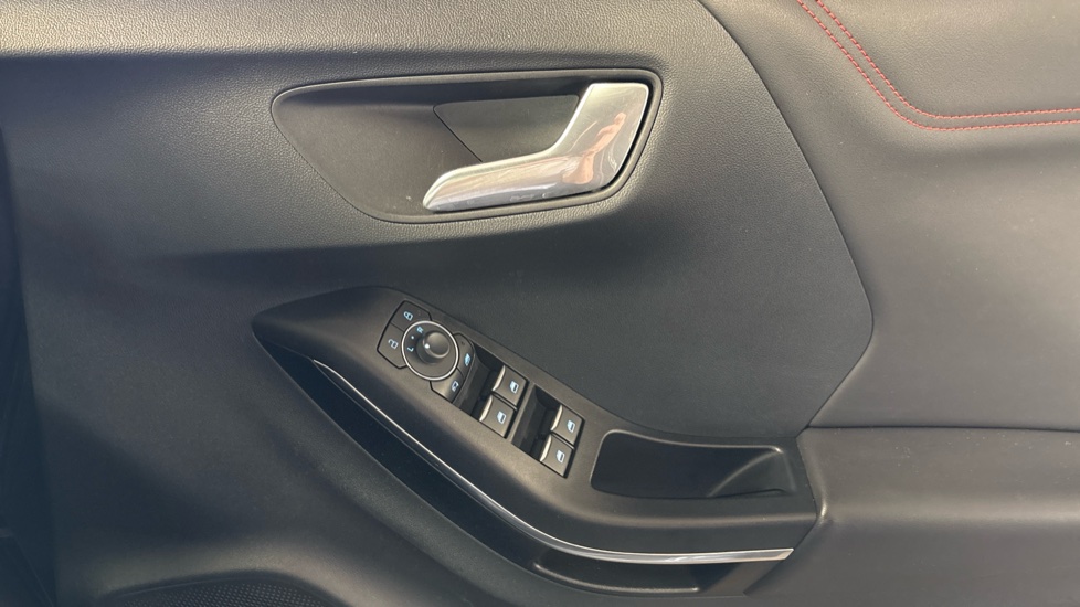 Ford Puma 1.0 EcoBoost Hybrid mHEV ST-Line X 5dr DCT Petrol Hatchback - Image 23