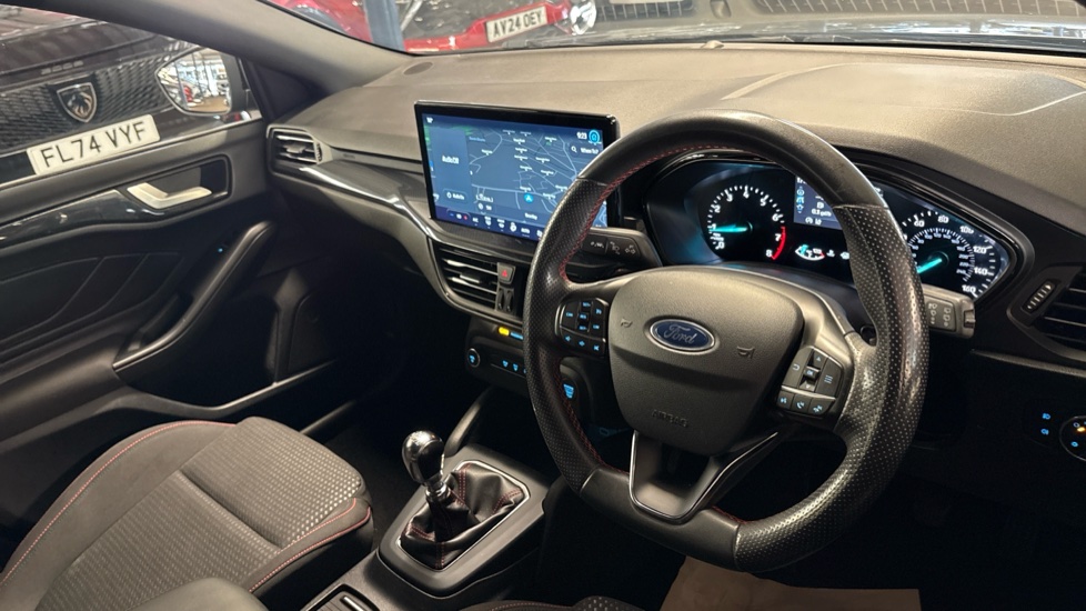 Ford Focus 1.0 EcoBoost ST-Line 5dr Petrol Estate - Image 11