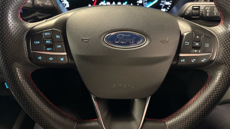 Ford Focus 1.0 EcoBoost ST-Line 5dr Petrol Estate - Image 28
