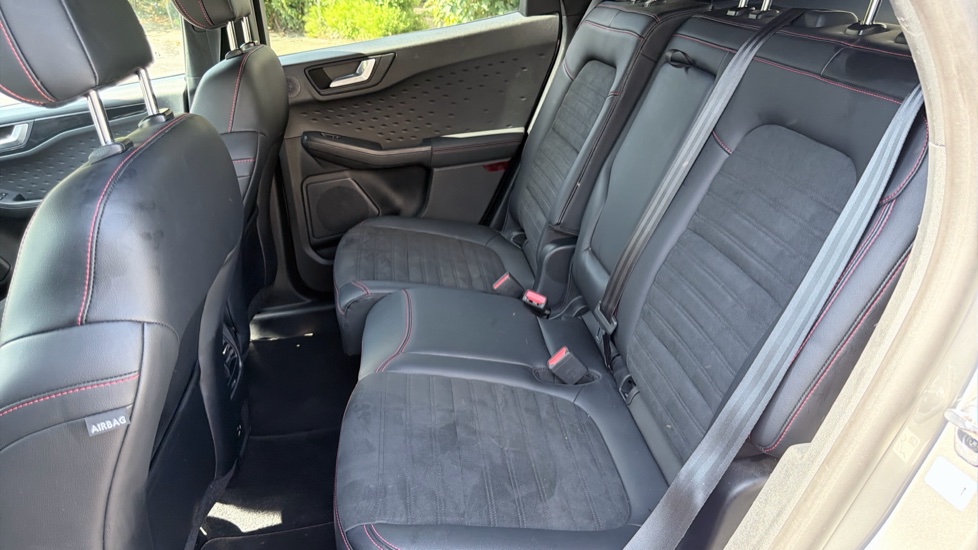 Ford Kuga 2.5 PHEV ST-Line 5dr CVT Estate - Image 16