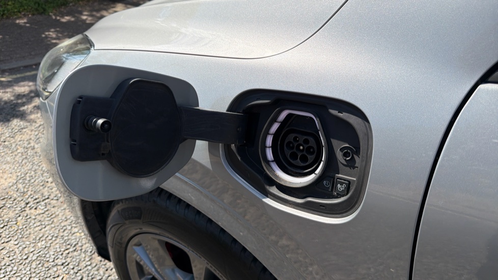 Ford Kuga 2.5 PHEV ST-Line 5dr CVT Estate - Image 25