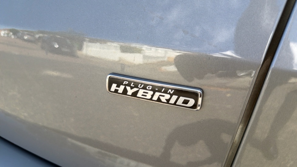 Ford Kuga 2.5 PHEV ST-Line 5dr CVT Estate - Image 30