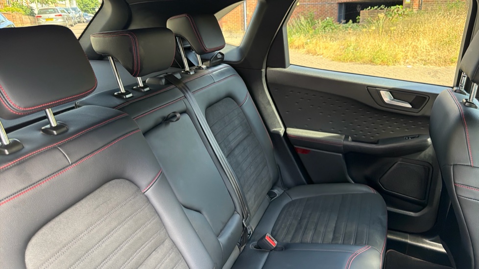 Ford Kuga 2.5 PHEV ST-Line 5dr CVT Estate - Image 38