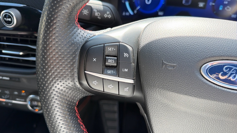 Ford Kuga 2.5 PHEV ST-Line 5dr CVT Estate - Image 45