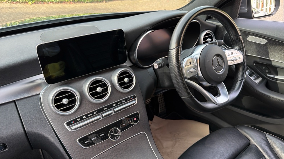 Mercedes-Benz C-Class C220d AMG Line Edition 4dr 9G-Tronic Diesel Saloon - Image 9