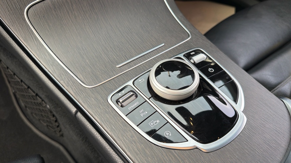 Mercedes-Benz C-Class C220d AMG Line Edition 4dr 9G-Tronic Diesel Saloon - Image 13