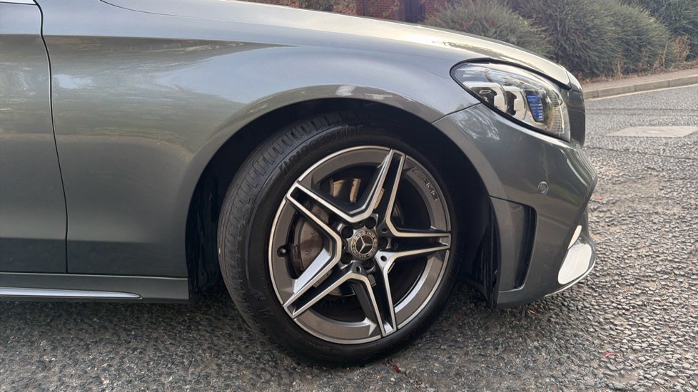 Mercedes-Benz C-Class C220d AMG Line Edition 4dr 9G-Tronic Diesel Saloon - Image 26