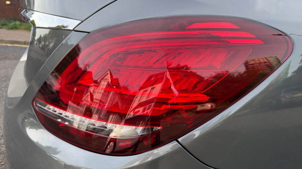 Mercedes-Benz C-Class C220d AMG Line Edition 4dr 9G-Tronic Diesel Saloon - Image 30