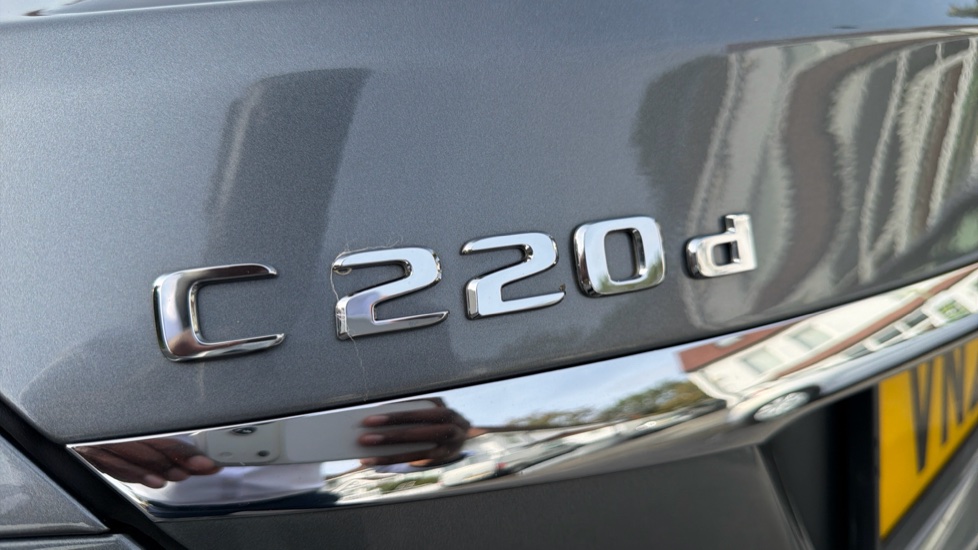 Mercedes-Benz C-Class C220d AMG Line Edition 4dr 9G-Tronic Diesel Saloon - Image 31