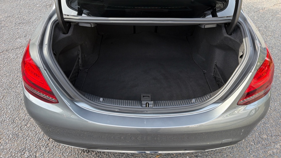 Mercedes-Benz C-Class C220d AMG Line Edition 4dr 9G-Tronic Diesel Saloon - Image 32