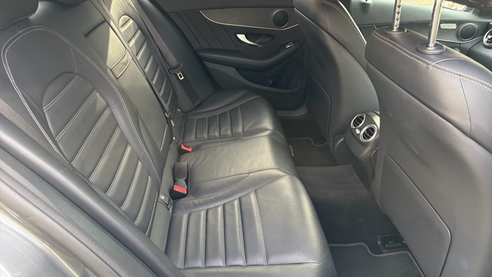Mercedes-Benz C-Class C220d AMG Line Edition 4dr 9G-Tronic Diesel Saloon - Image 39