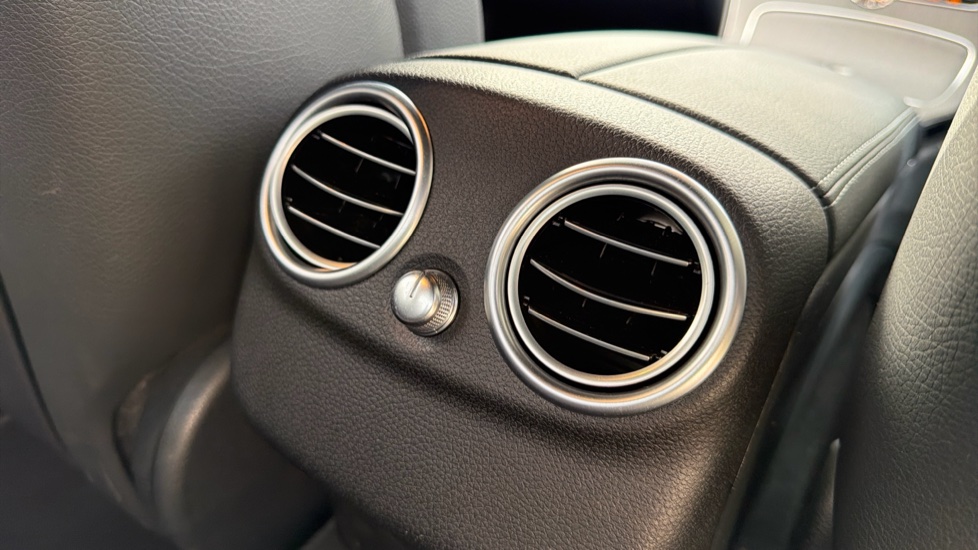 Mercedes-Benz C-Class C220d AMG Line Edition 4dr 9G-Tronic Diesel Saloon - Image 40