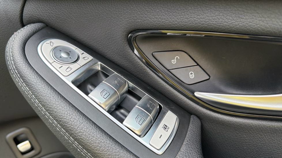 Mercedes-Benz C-Class C220d AMG Line Edition 4dr 9G-Tronic Diesel Saloon - Image 44