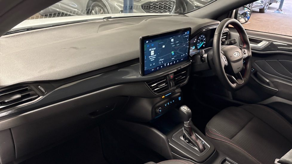 Ford Focus 1.0 EcoBoost Hybrid mHEV ST-Line 5dr Auto Petrol Hatchback - Image 9
