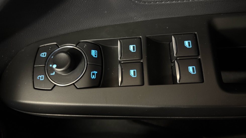 Ford Focus 1.0 EcoBoost Hybrid mHEV ST-Line 5dr Auto Petrol Hatchback - Image 22