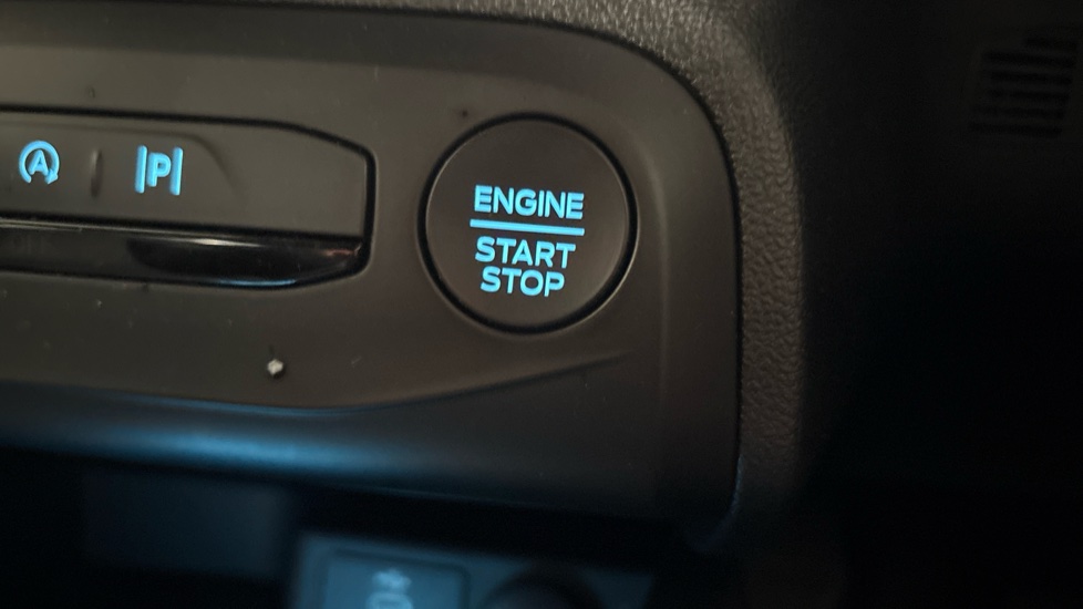 Ford Focus 1.0 EcoBoost Hybrid mHEV ST-Line 5dr Auto Petrol Hatchback - Image 31