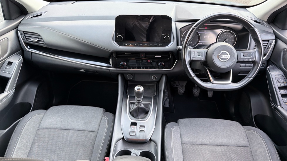 Nissan Qashqai 1.3 DiG-T MH N-Connecta 5dr Petrol Hatchback - Image 10