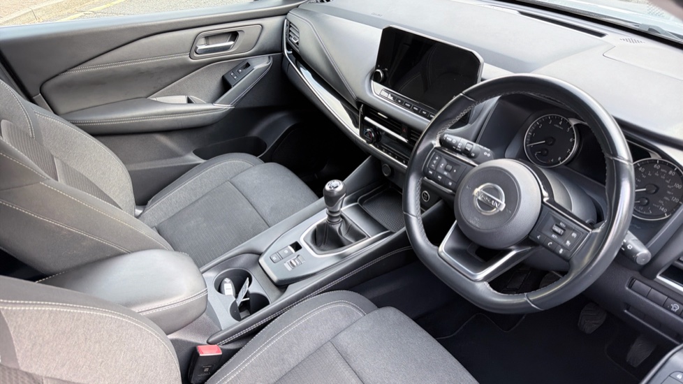 Nissan Qashqai 1.3 DiG-T MH N-Connecta 5dr Petrol Hatchback - Image 11