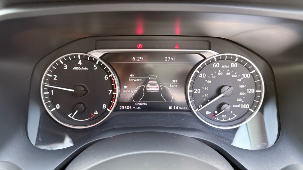 Nissan Qashqai 1.3 DiG-T MH N-Connecta 5dr Petrol Hatchback - Image 18