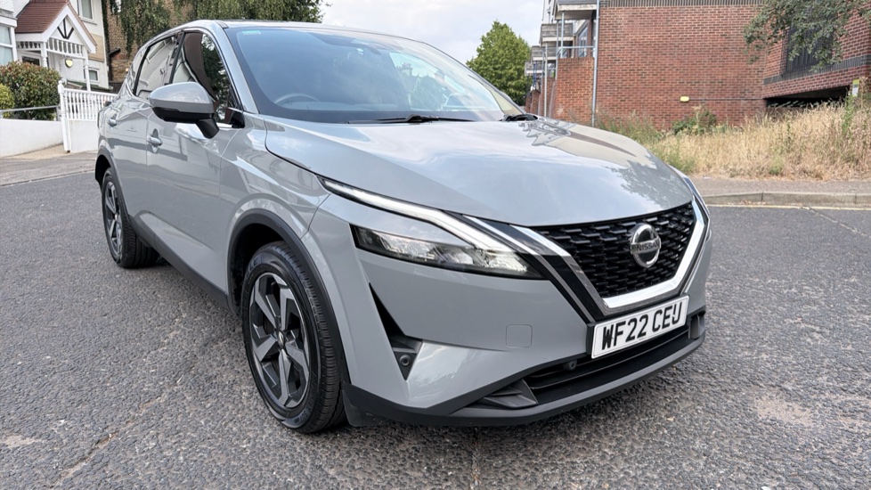 Nissan Qashqai 1.3 DiG-T MH N-Connecta 5dr Petrol Hatchback - Image 21