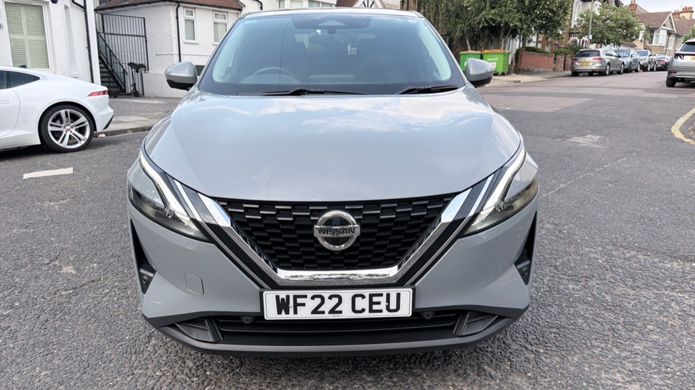 Nissan Qashqai 1.3 DiG-T MH N-Connecta 5dr Petrol Hatchback - Image 22