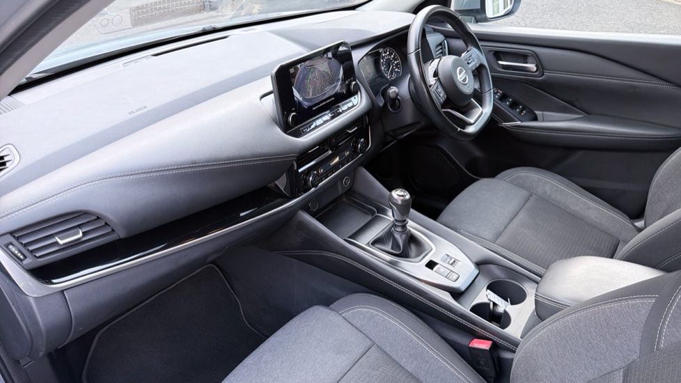 Nissan Qashqai 1.3 DiG-T MH N-Connecta 5dr Petrol Hatchback - Image 26